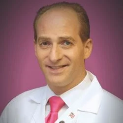 doctor Bruce Pinker, a podiatrist that collaborates with bestformyfeet.com