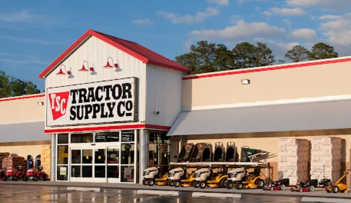 tractor supply co store front where you can buy work boots locally.
